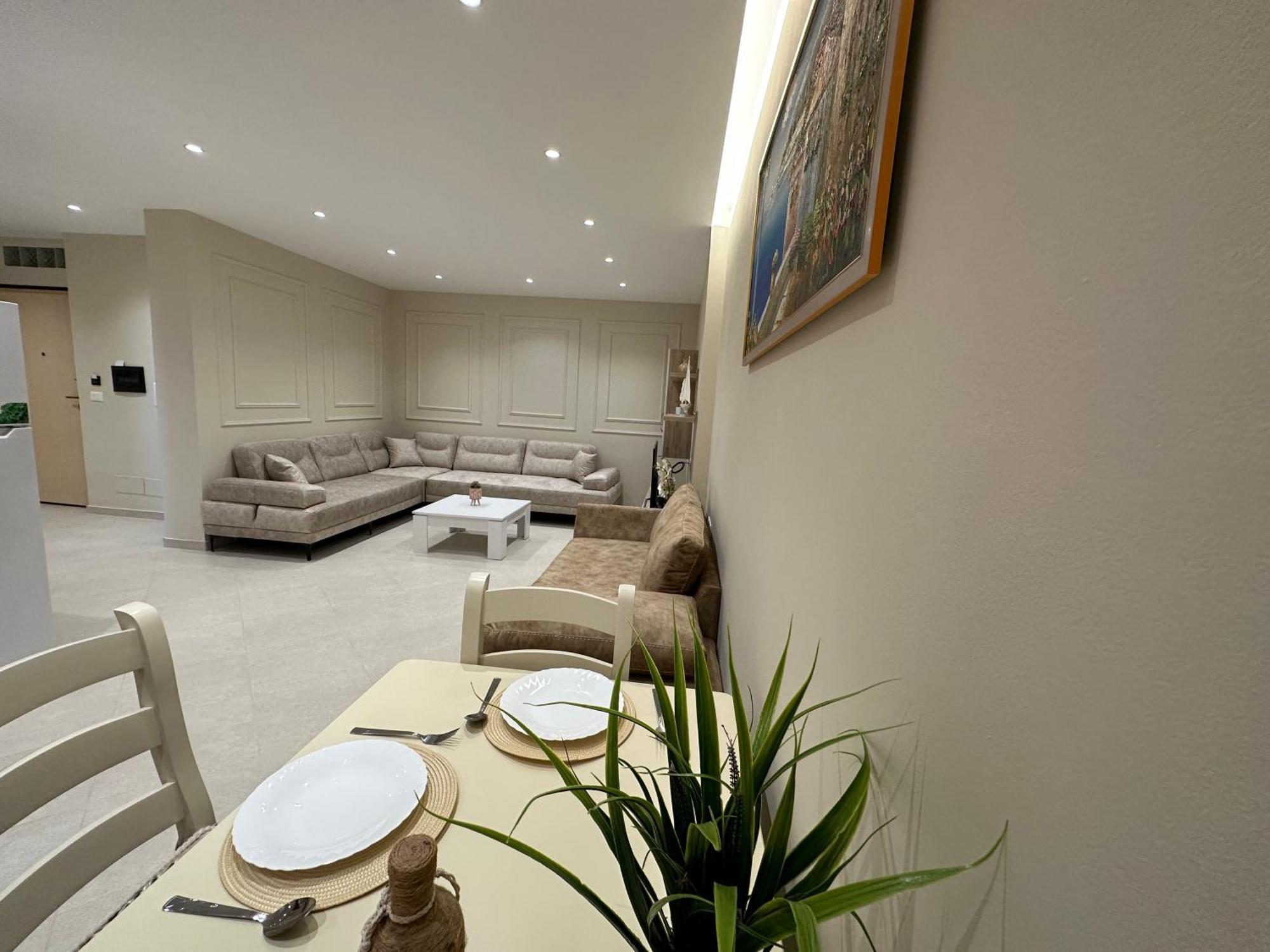 Beachfront Apartment With Balcony Вльора Екстер'єр фото